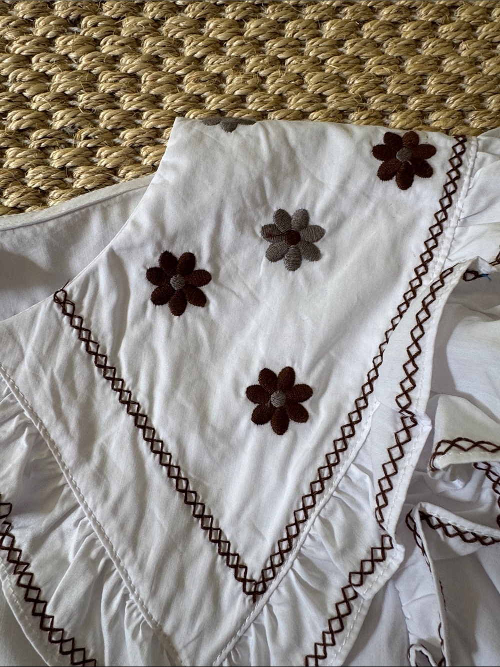 Karlie White Button-Front Blouse with Embroidered Collar - Picture 2 of 4